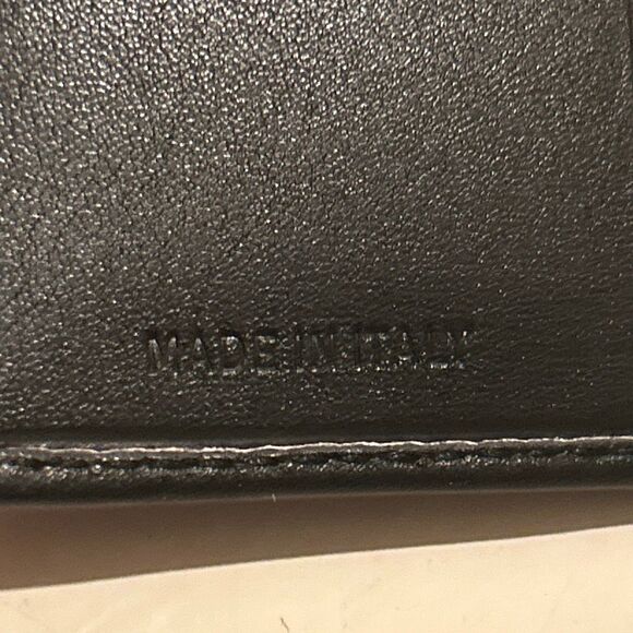 Givenchy Bifold Key Holder Case Black Leather Gold Key Slots Luxury Professional - Picture 8 of 13